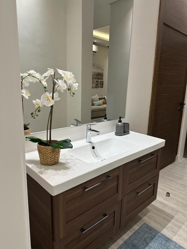 Modern Appartements With Private Entry Рияд Екстериор снимка